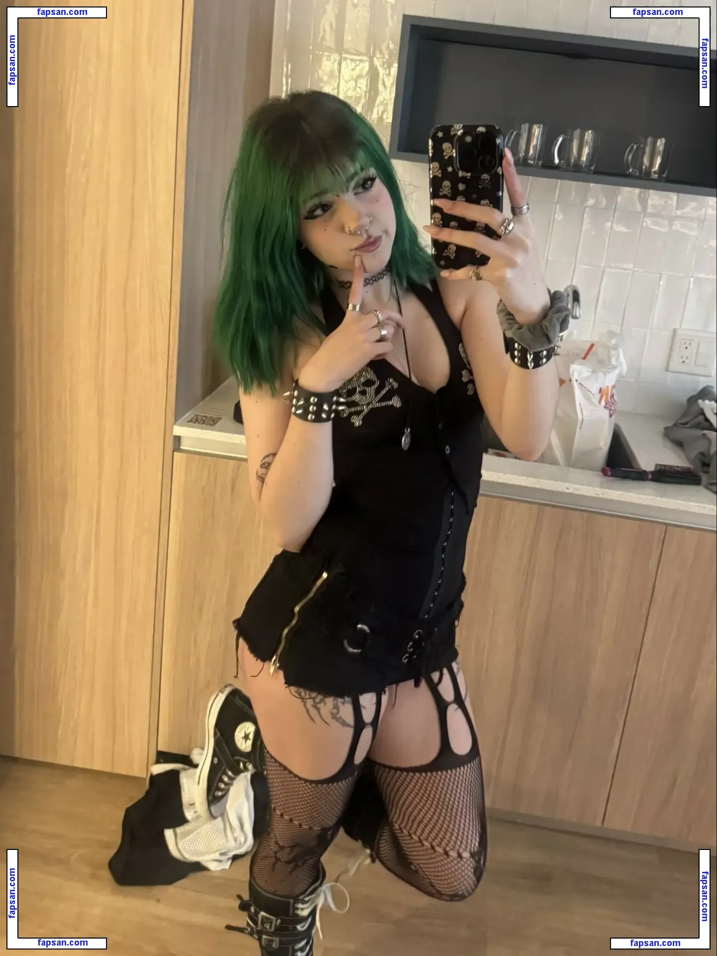 Tabbiki nude photo #0002 from OnlyFans