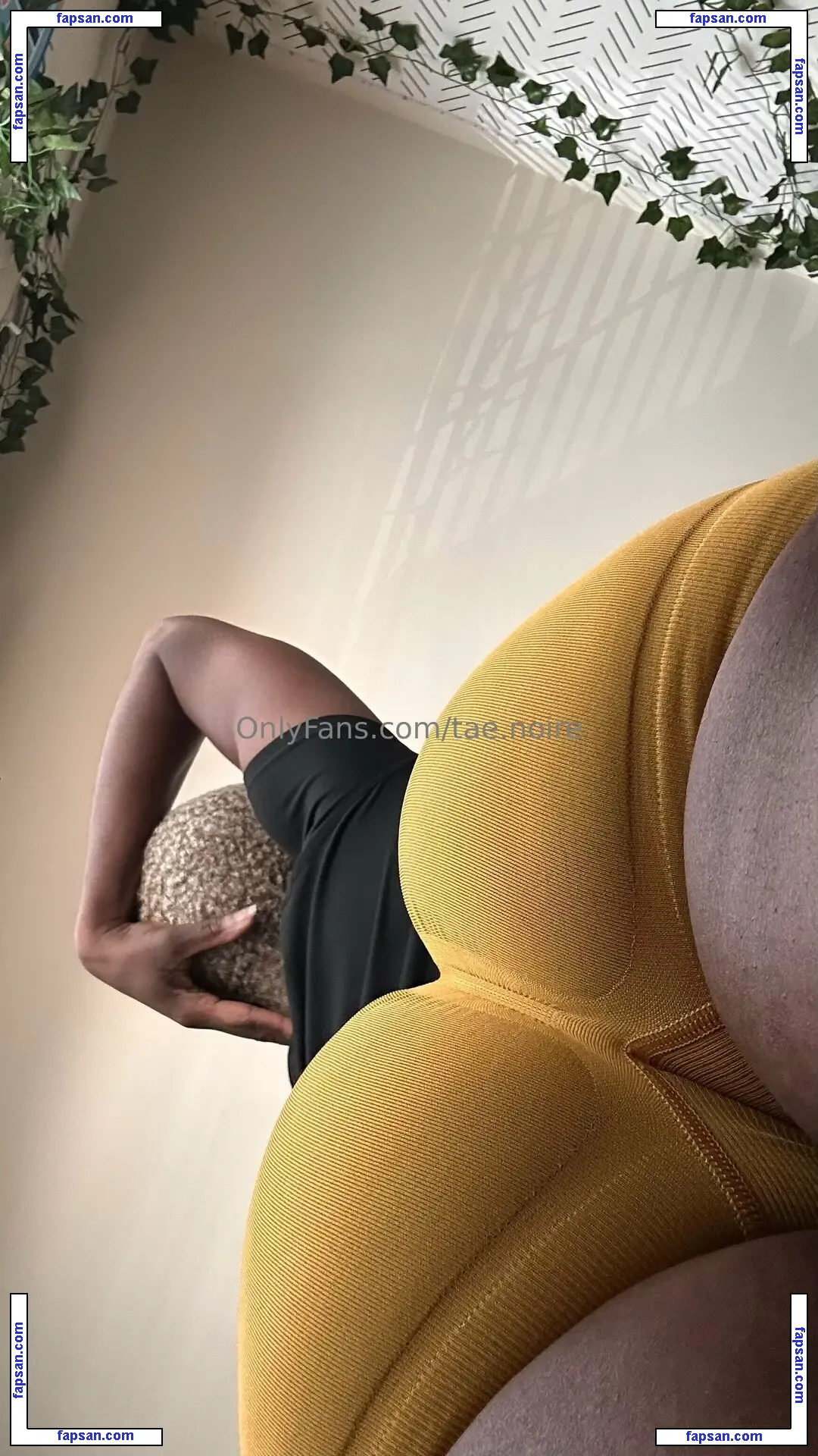 tae.noire nude photo #0005 from OnlyFans