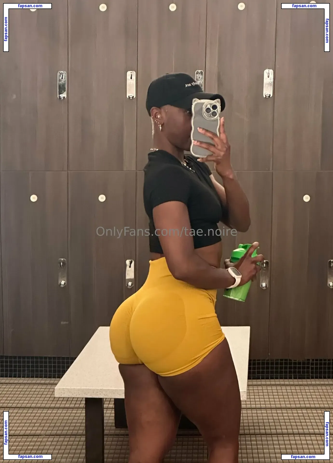 tae.noire nude photo #0007 from OnlyFans