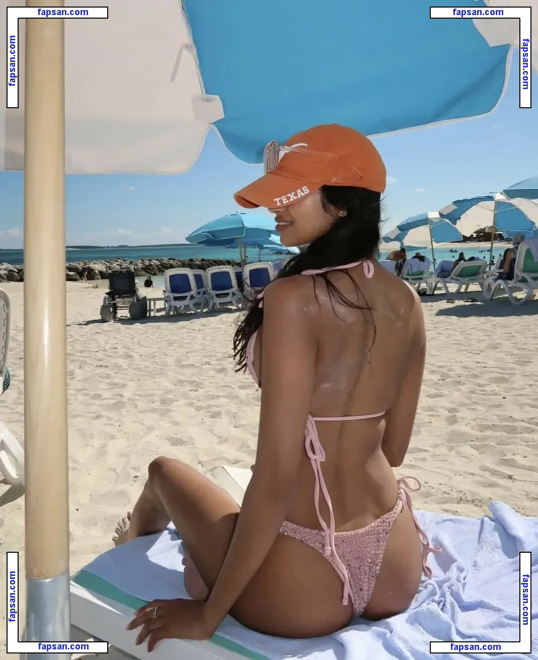 Talkswithjewlz nude photo #0009 from OnlyFans