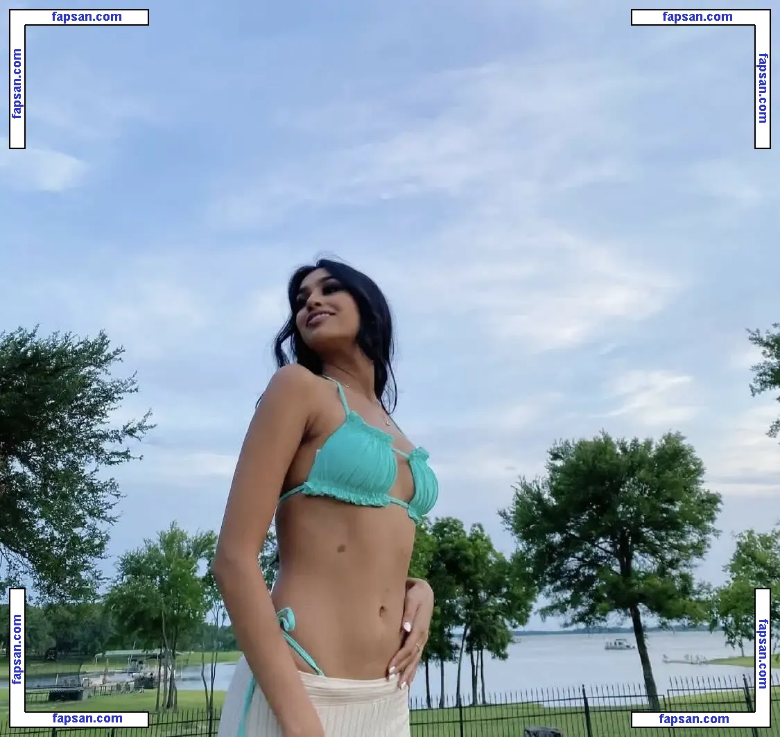 Talkswithjewlz nude photo #0025 from OnlyFans