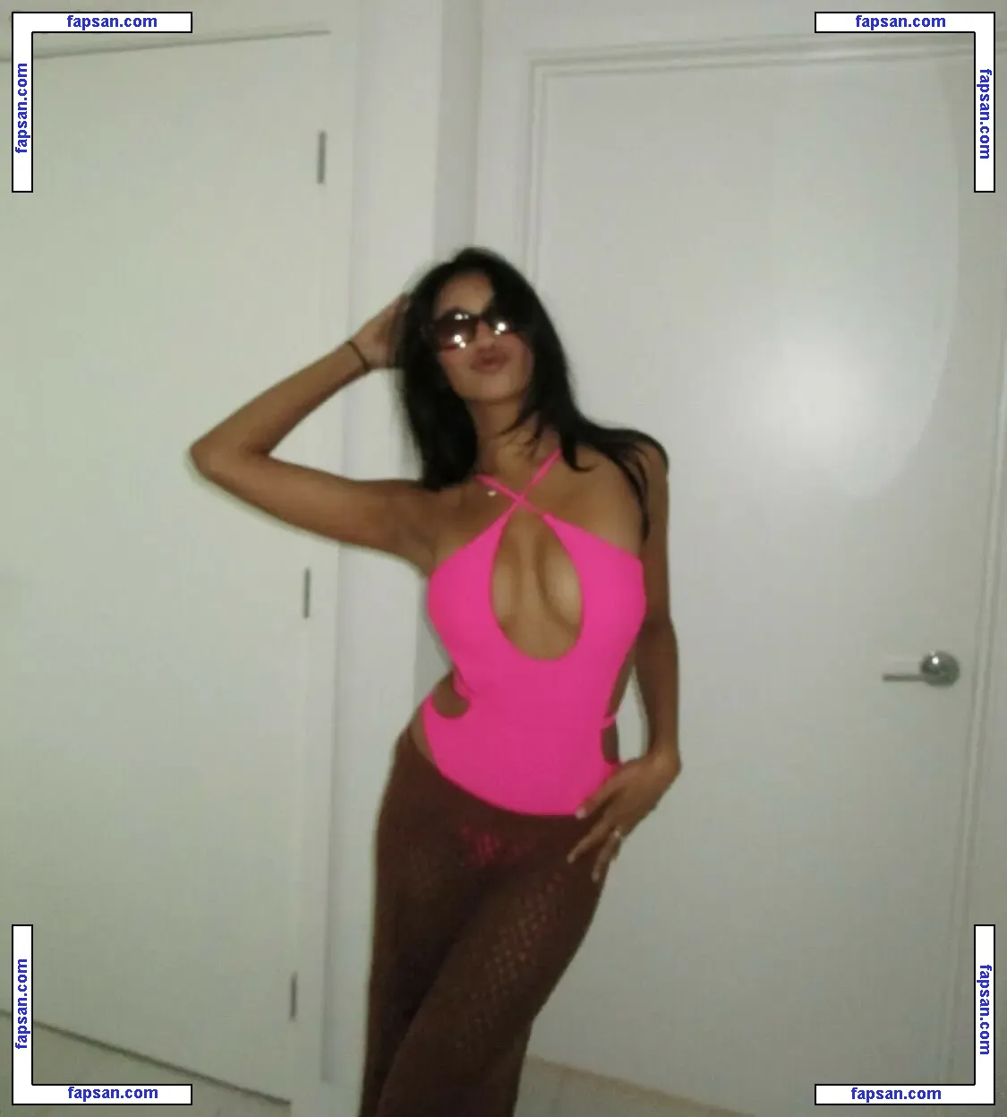 Talkswithjewlz nude photo #0057 from OnlyFans