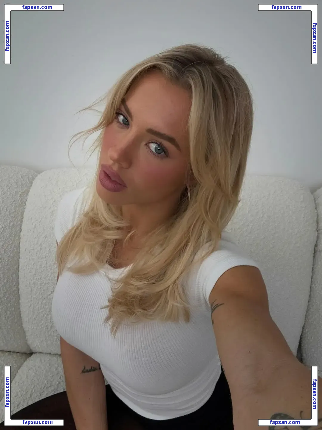 Tammy Hembrow nude photo #0884 from OnlyFans