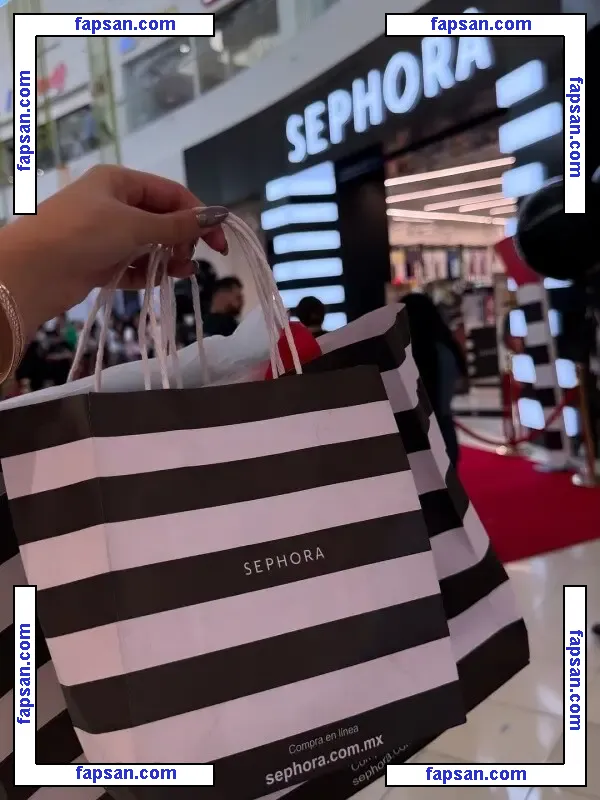 Tania Estrada nude photo #0006 from OnlyFans