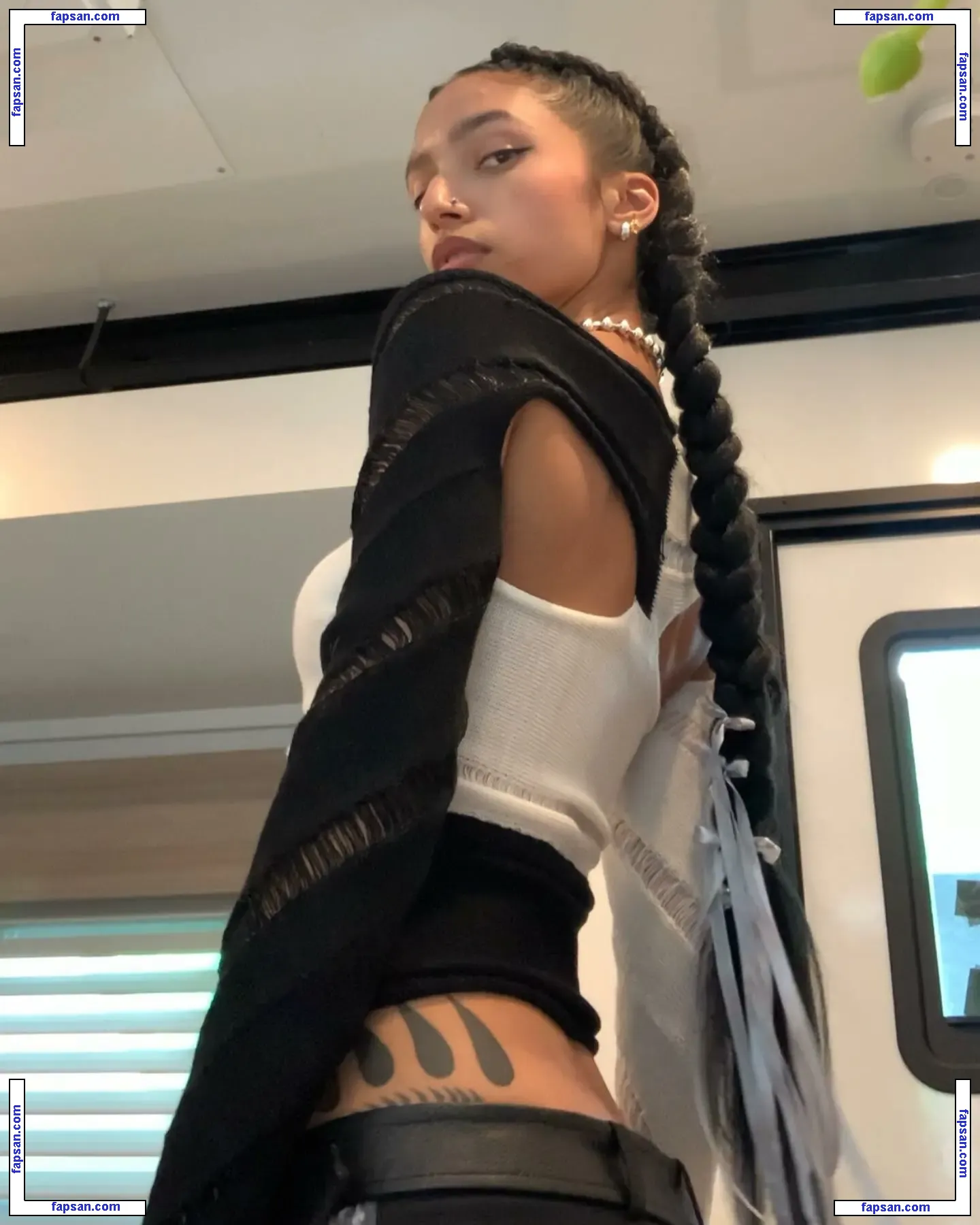 Tara Raani nude photo #0001 from OnlyFans