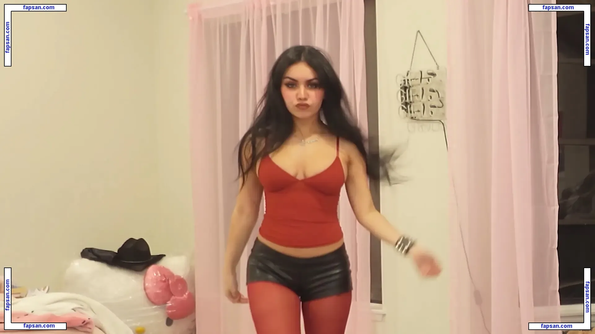 Tara Yummy голая фото #0129 с Онлифанс