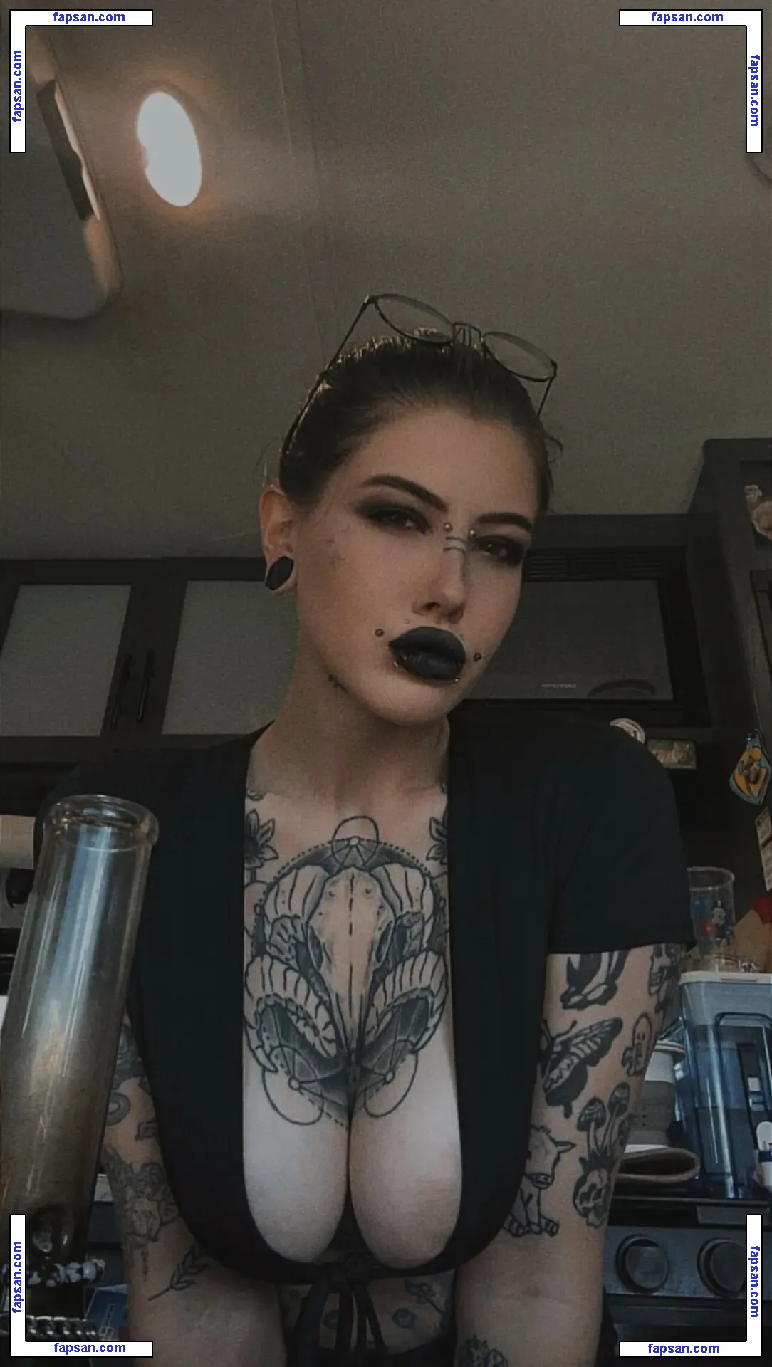 Tasmaniamilkmommy nude photo #0004 from OnlyFans