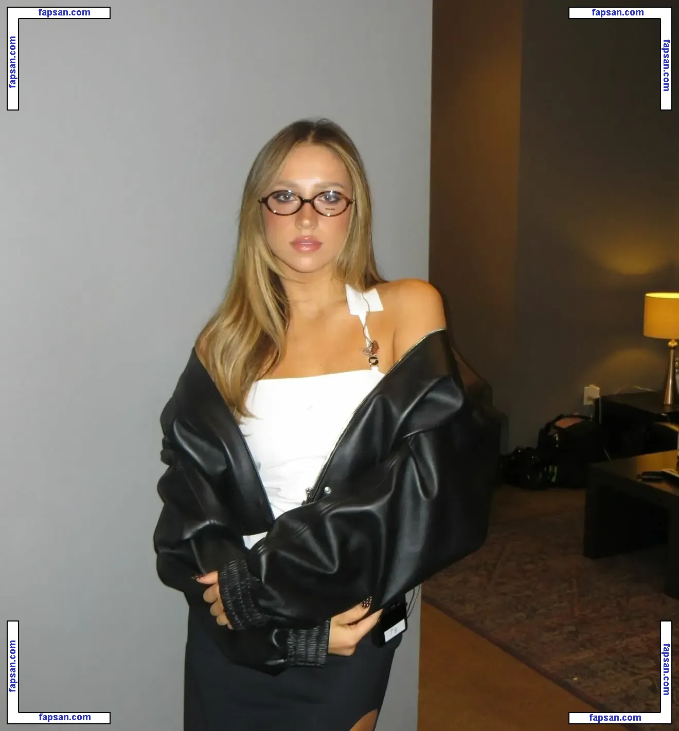 Tate McRae nude photo #0993 from OnlyFans