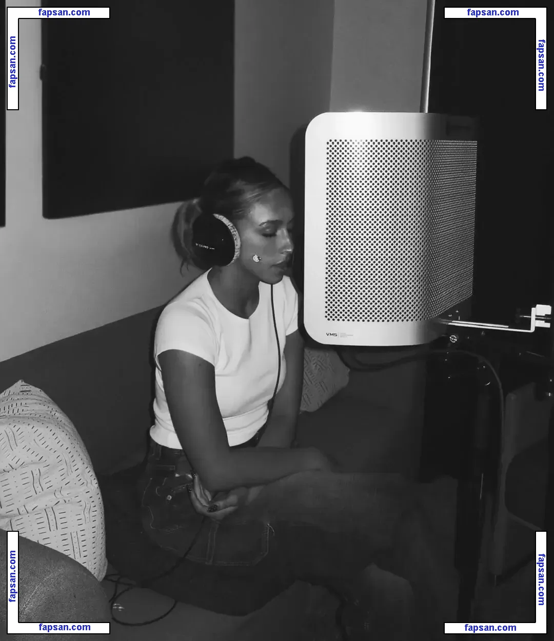 Tate McRae nude photo #1001 from OnlyFans