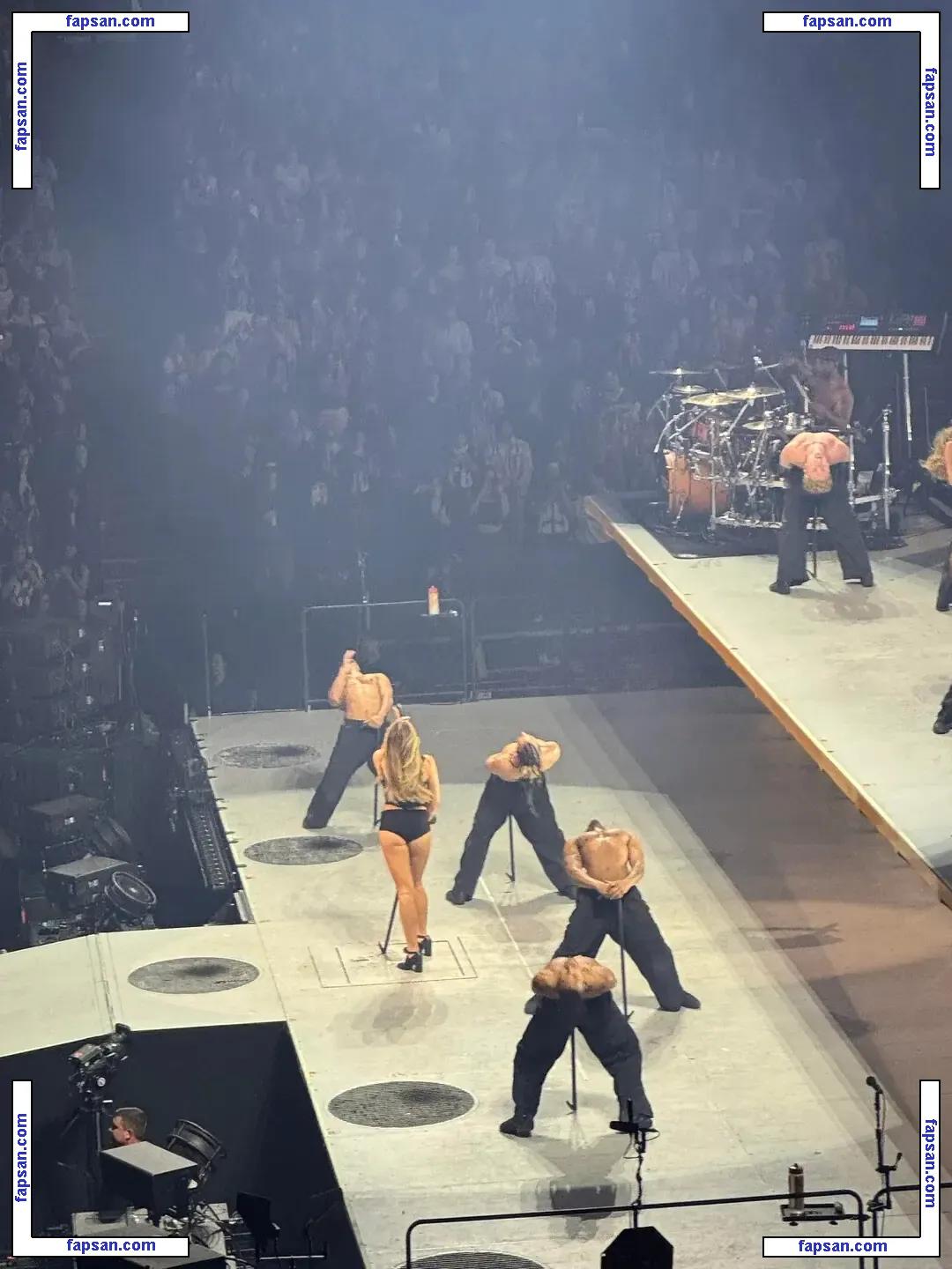 Tate McRae nude photo #1010 from OnlyFans