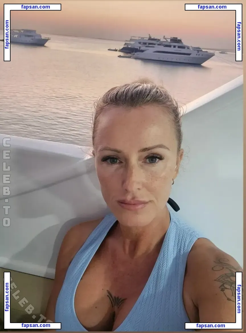 Tati_ink nude photo #0019 from OnlyFans