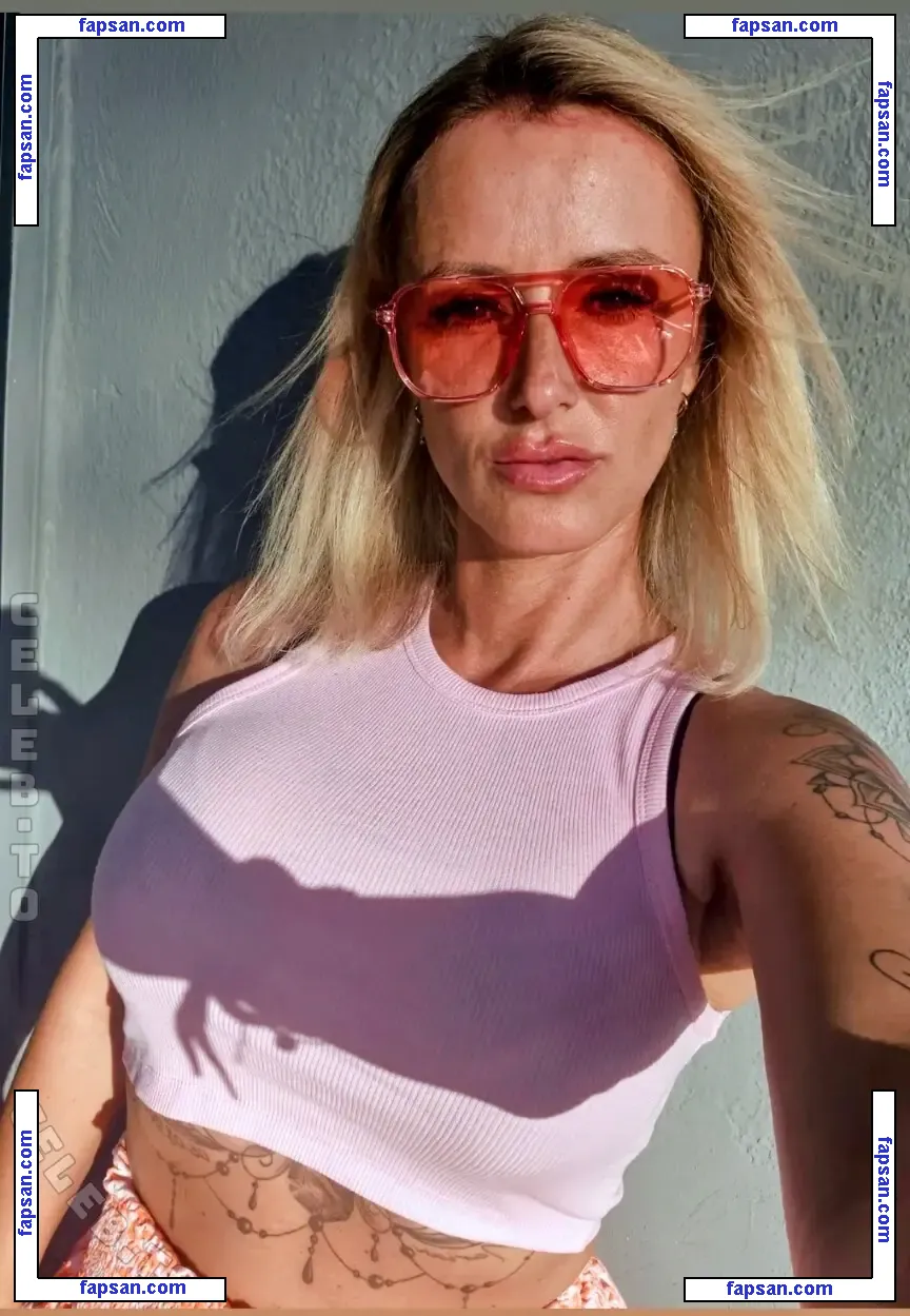 Tati_ink nude photo #0040 from OnlyFans