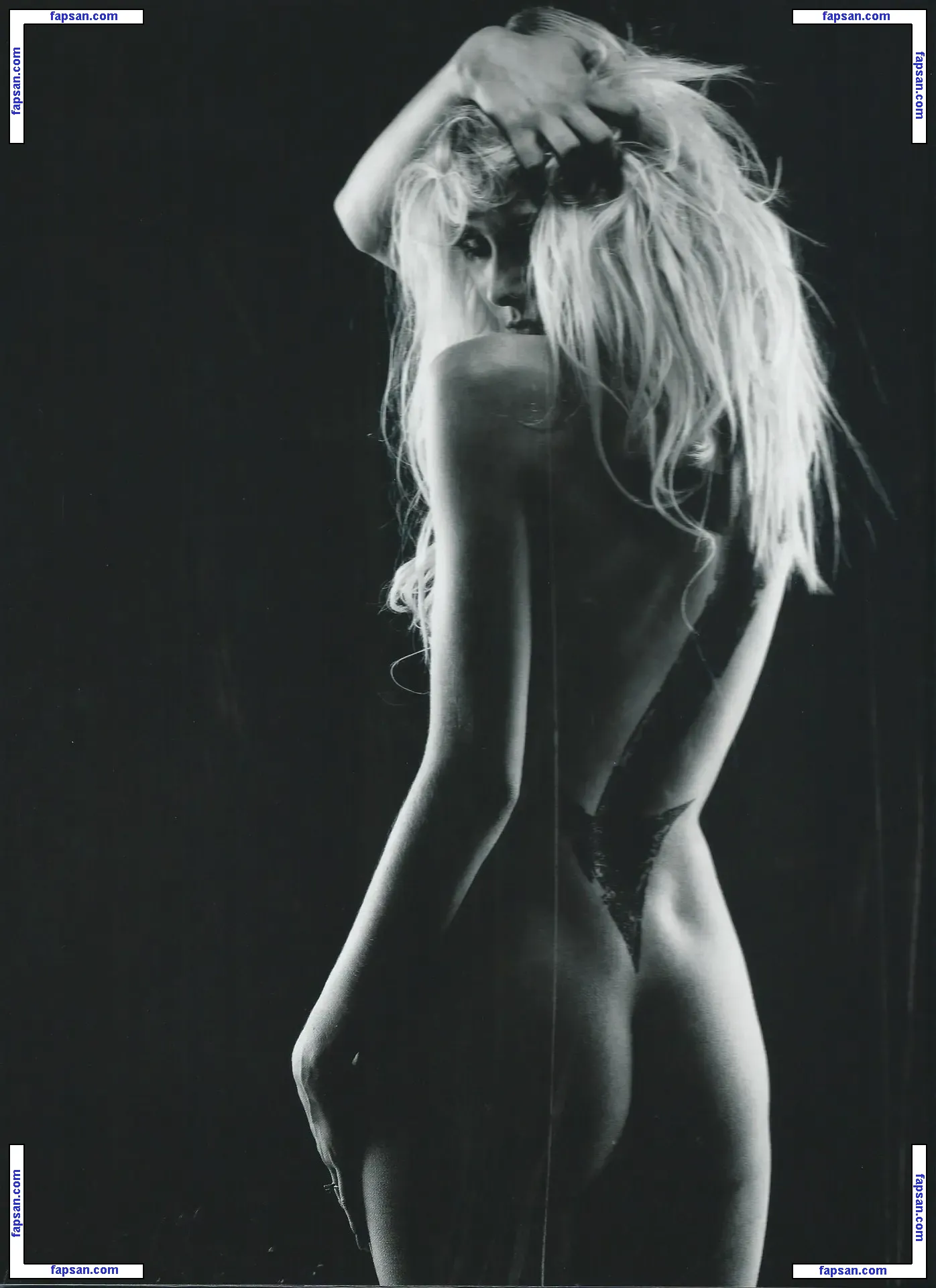 Taylor Momsen nude photo #0127 from OnlyFans