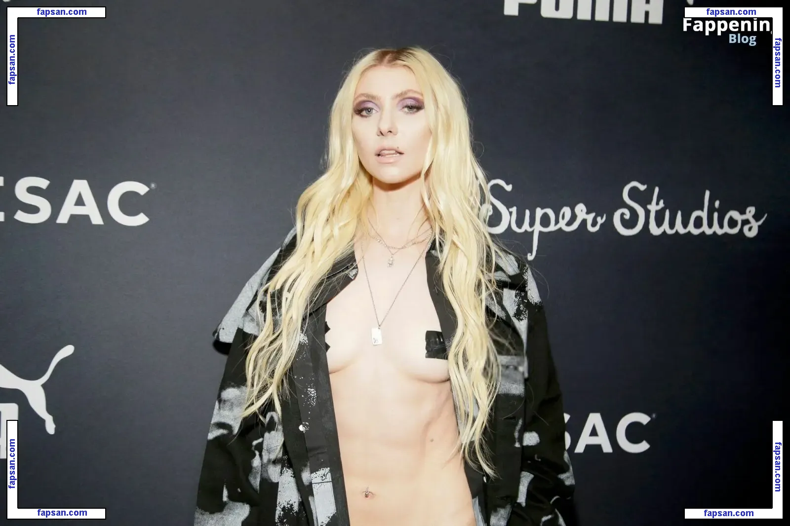 Taylor Momsen nude photo #0685 from OnlyFans