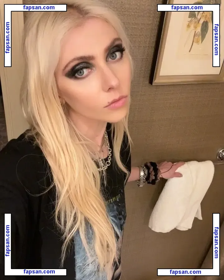 Taylor Momsen nude photo #0704 from OnlyFans