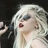 Taylor Momsen голая #0190