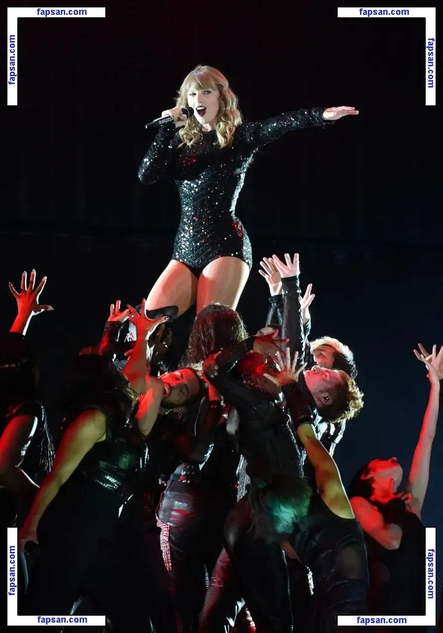 Taylor Swift голая фото #0013 с Онлифанс