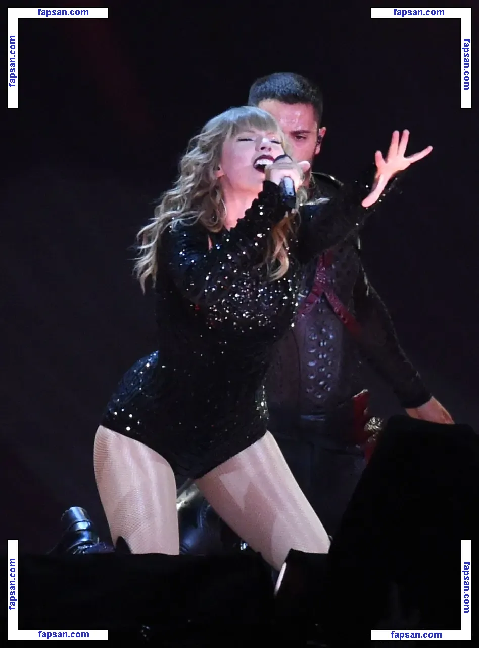 Taylor Swift голая фото #0069 с Онлифанс