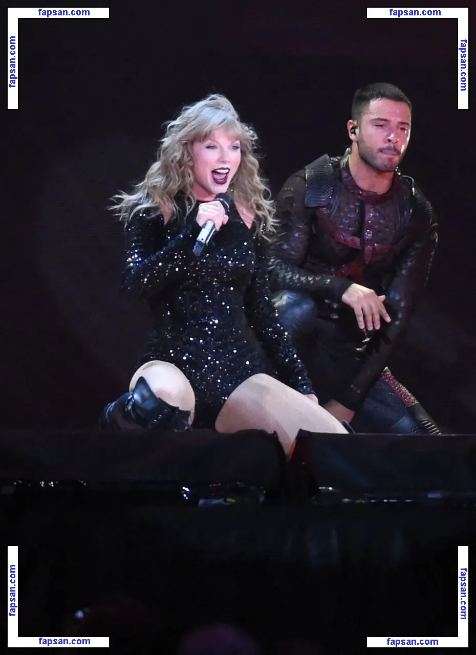 Taylor Swift голая фото #0072 с Онлифанс