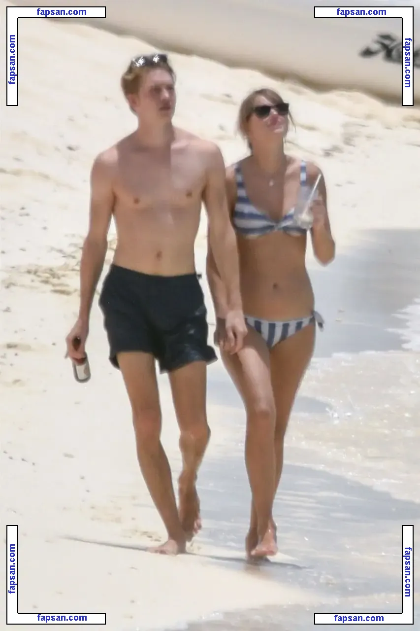 Taylor Swift голая фото #0222 с Онлифанс