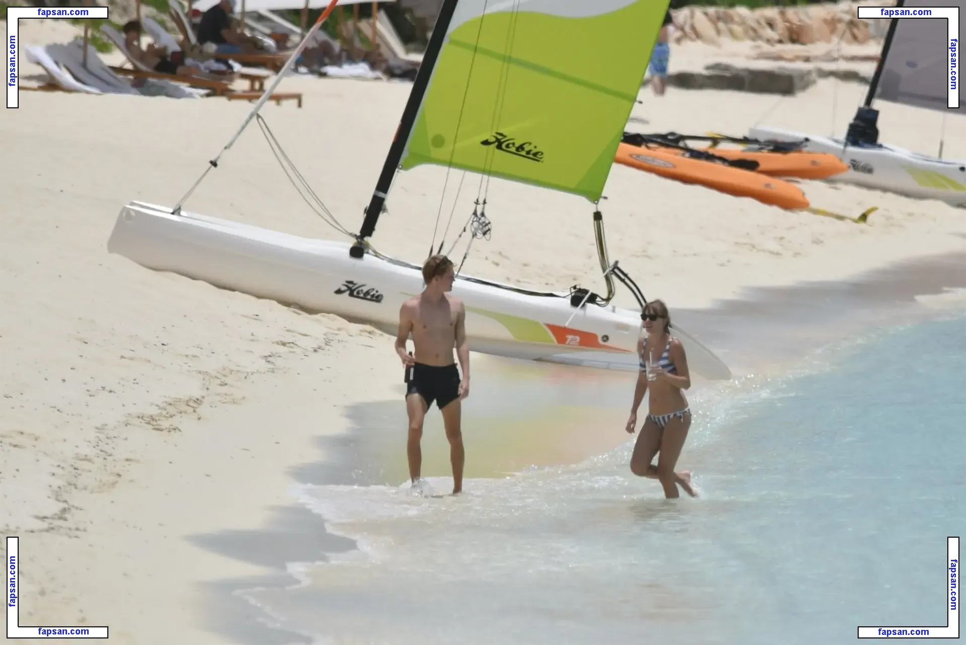 Taylor Swift голая фото #0239 с Онлифанс