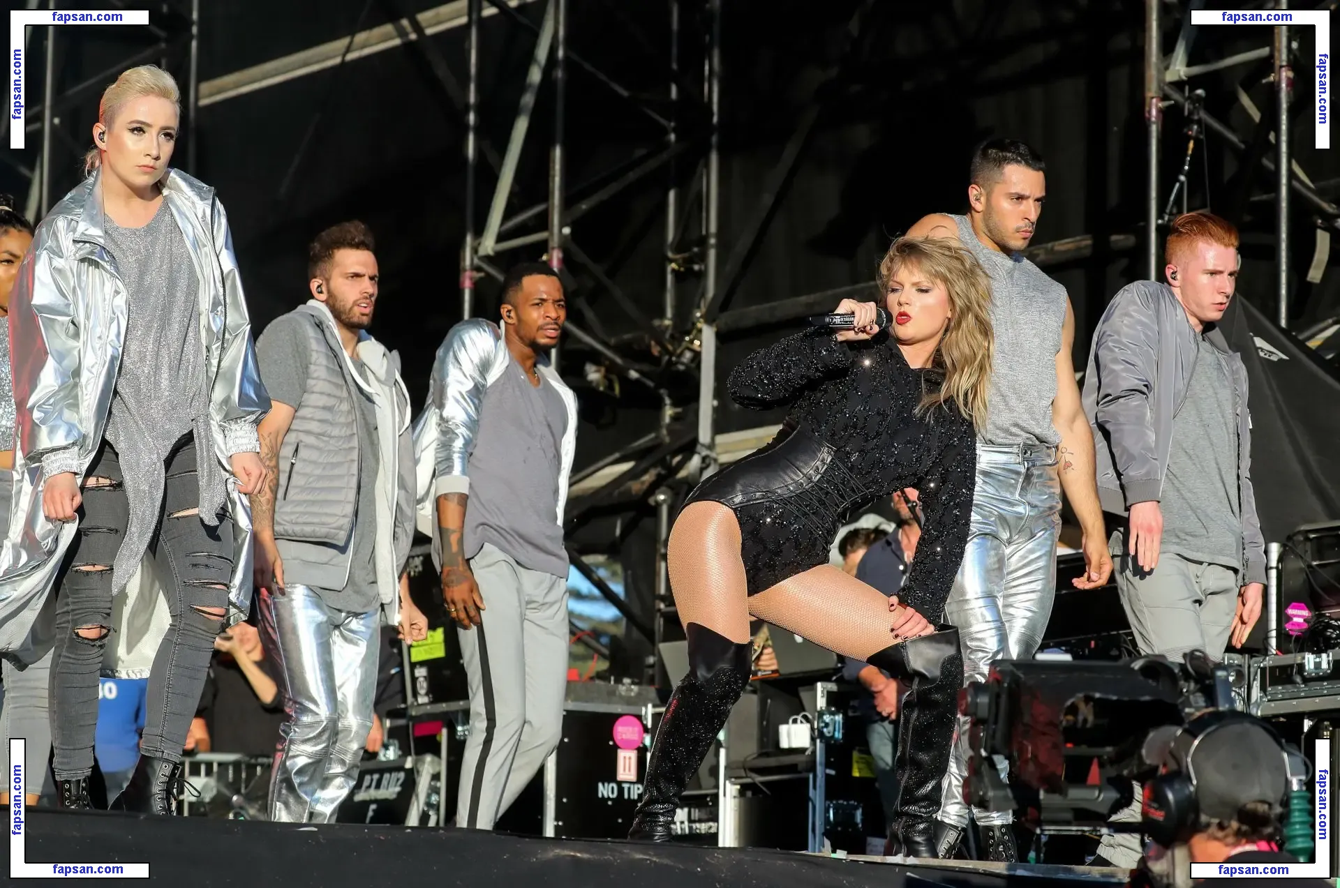 Taylor Swift голая фото #0337 с Онлифанс