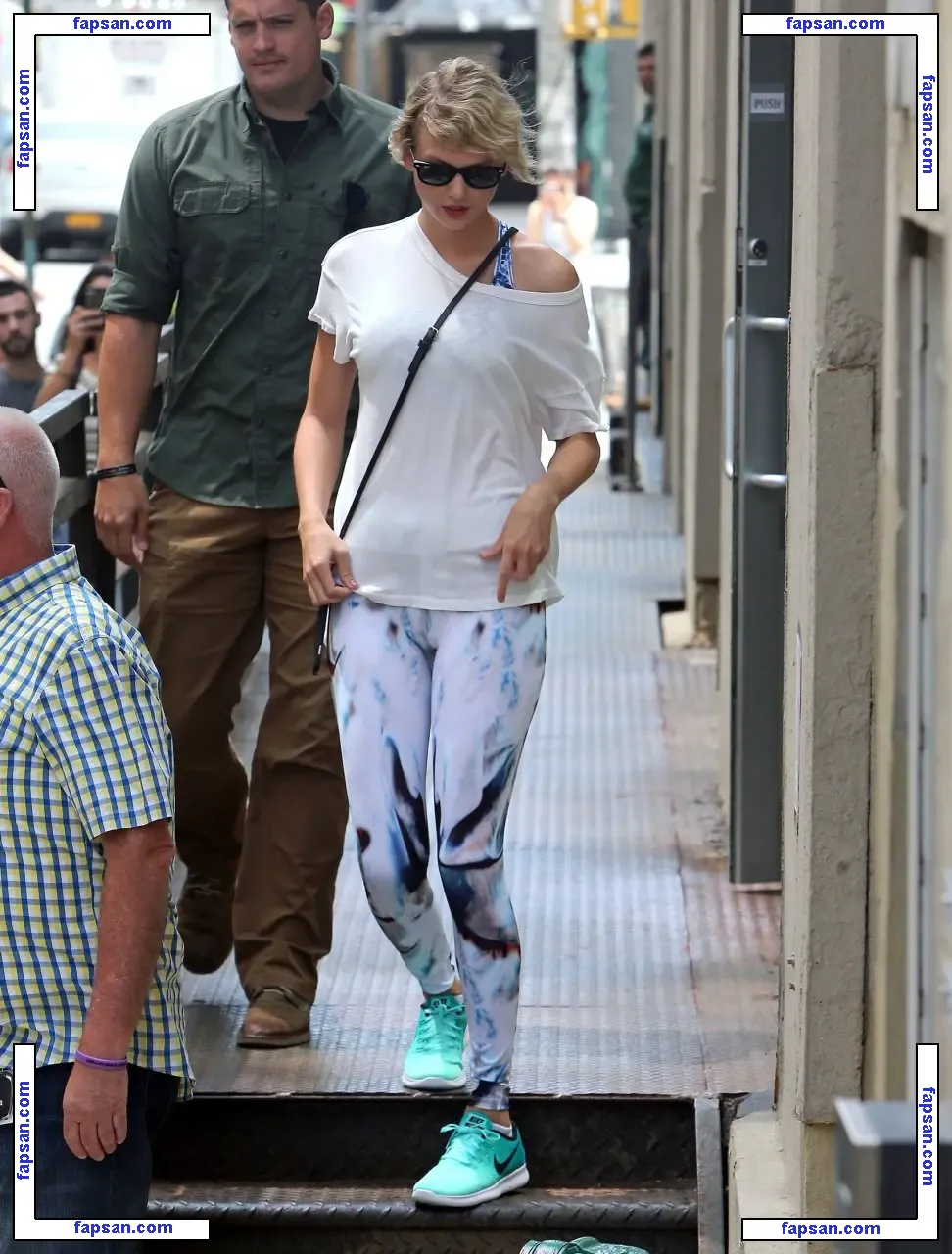 Taylor Swift голая фото #0545 с Онлифанс