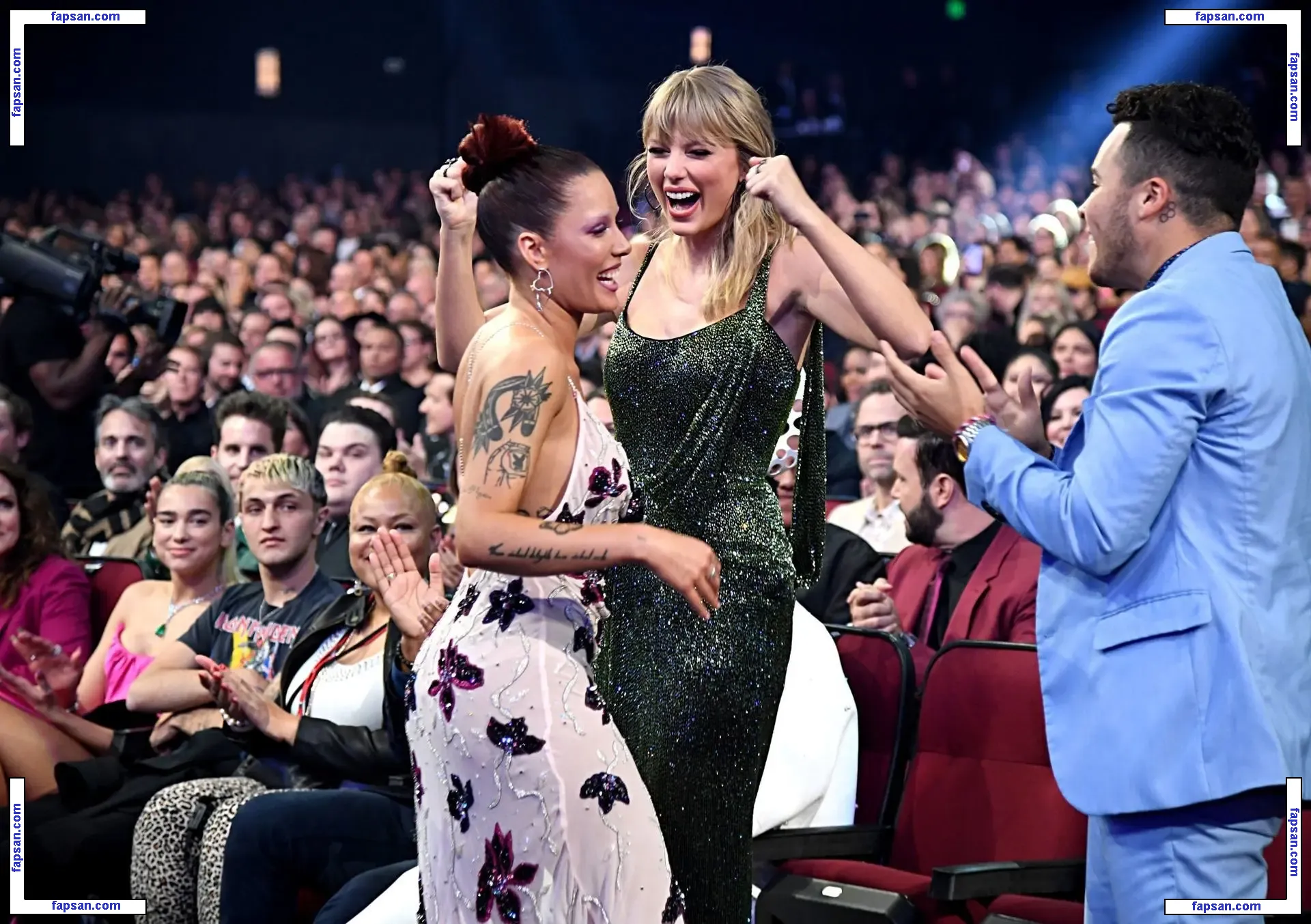 Taylor Swift голая фото #0888 с Онлифанс