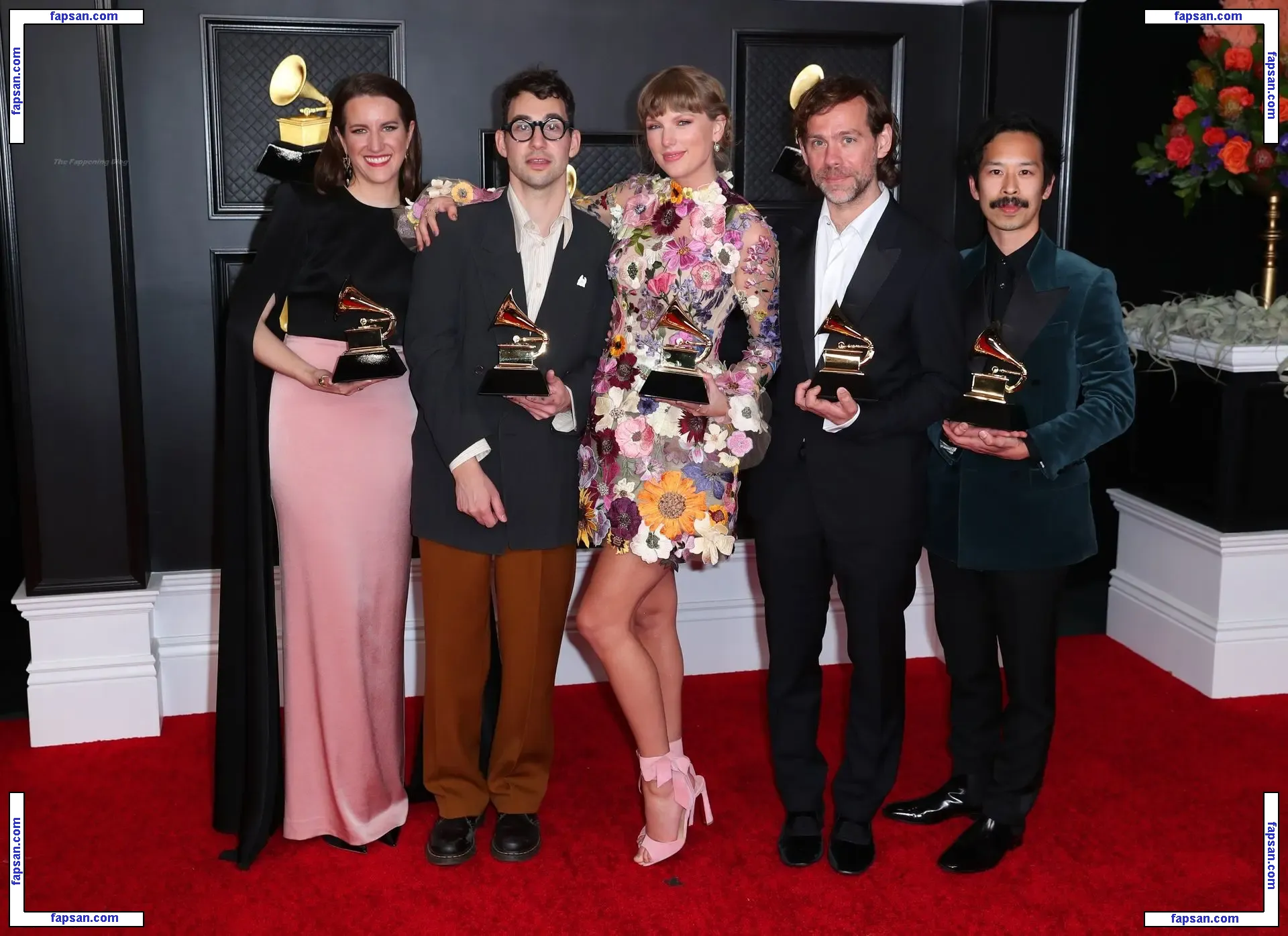 Taylor Swift голая фото #1102 с Онлифанс