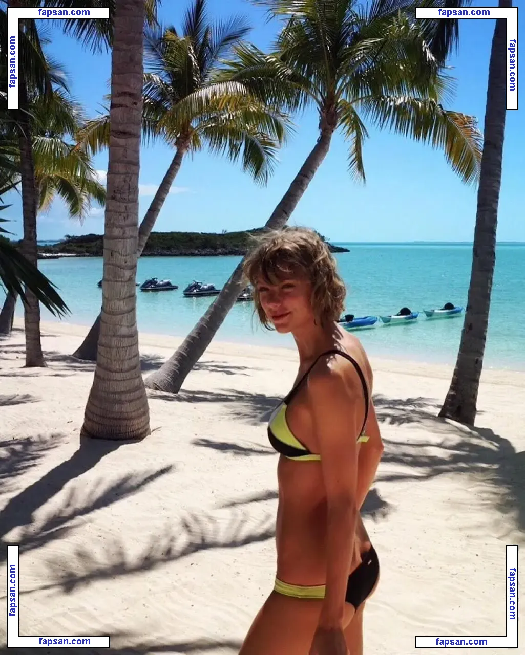 Taylor Swift nude photo #1177 from OnlyFans