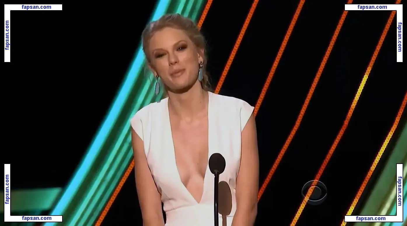 Taylor Swift nude photo #1183 from OnlyFans