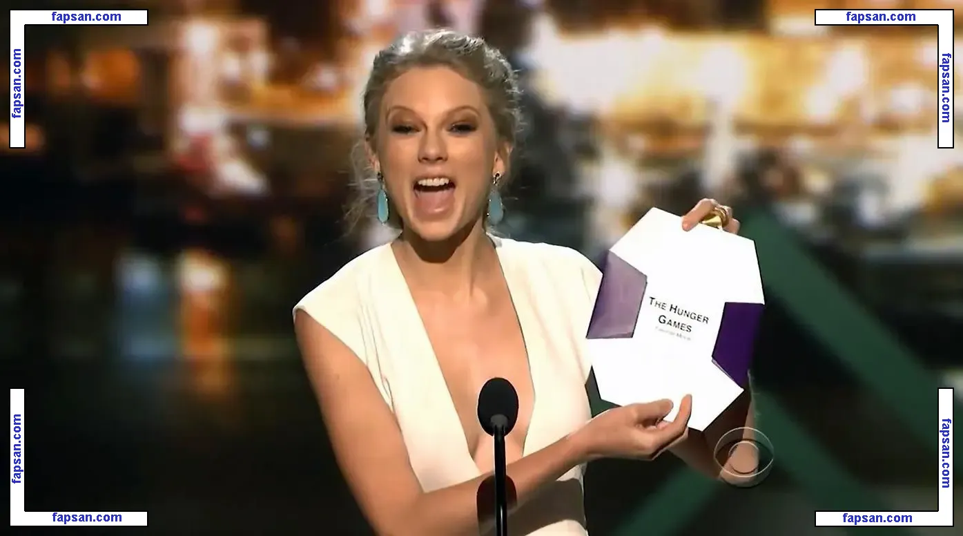 Taylor Swift nude photo #1184 from OnlyFans