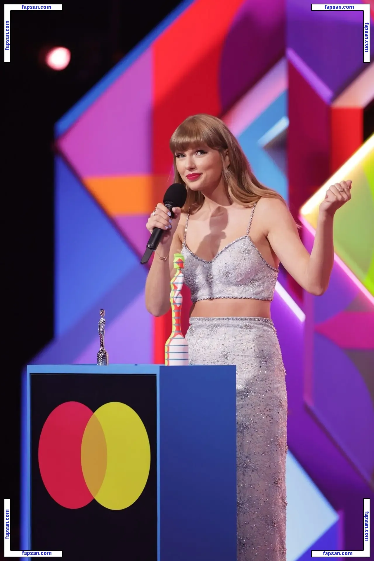 Taylor Swift голая фото #1319 с Онлифанс