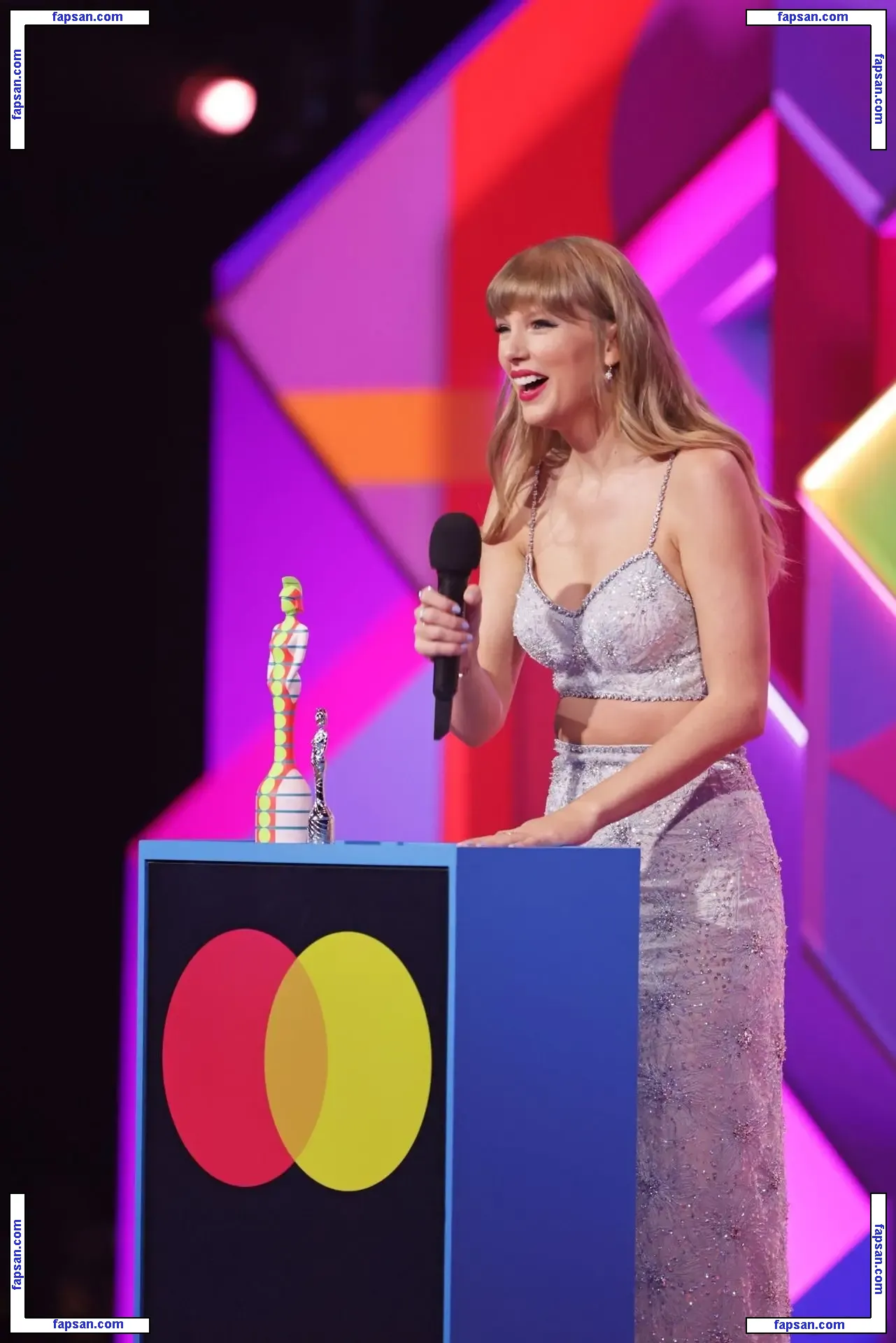 Taylor Swift голая фото #1323 с Онлифанс