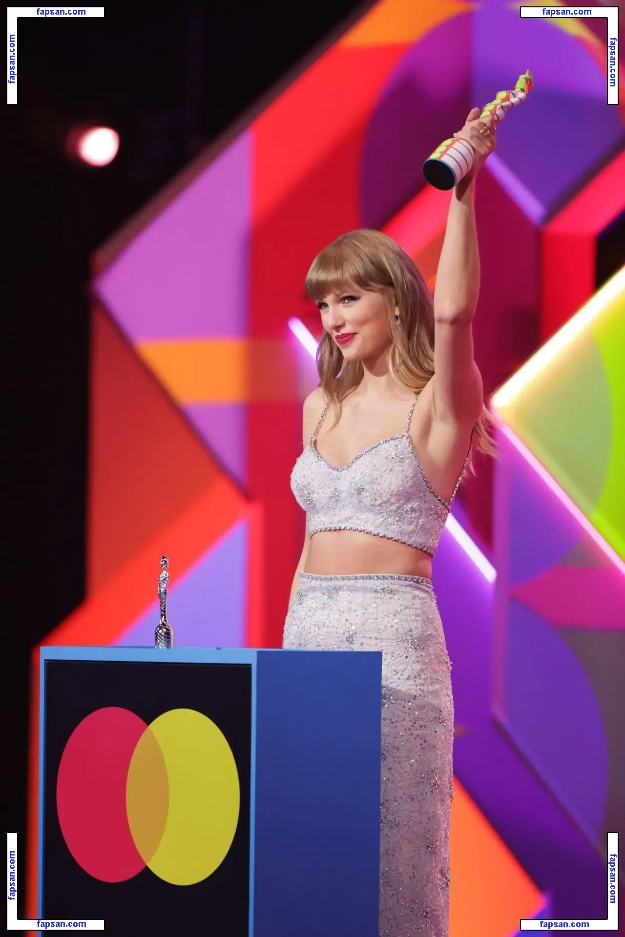 Taylor Swift голая фото #1329 с Онлифанс