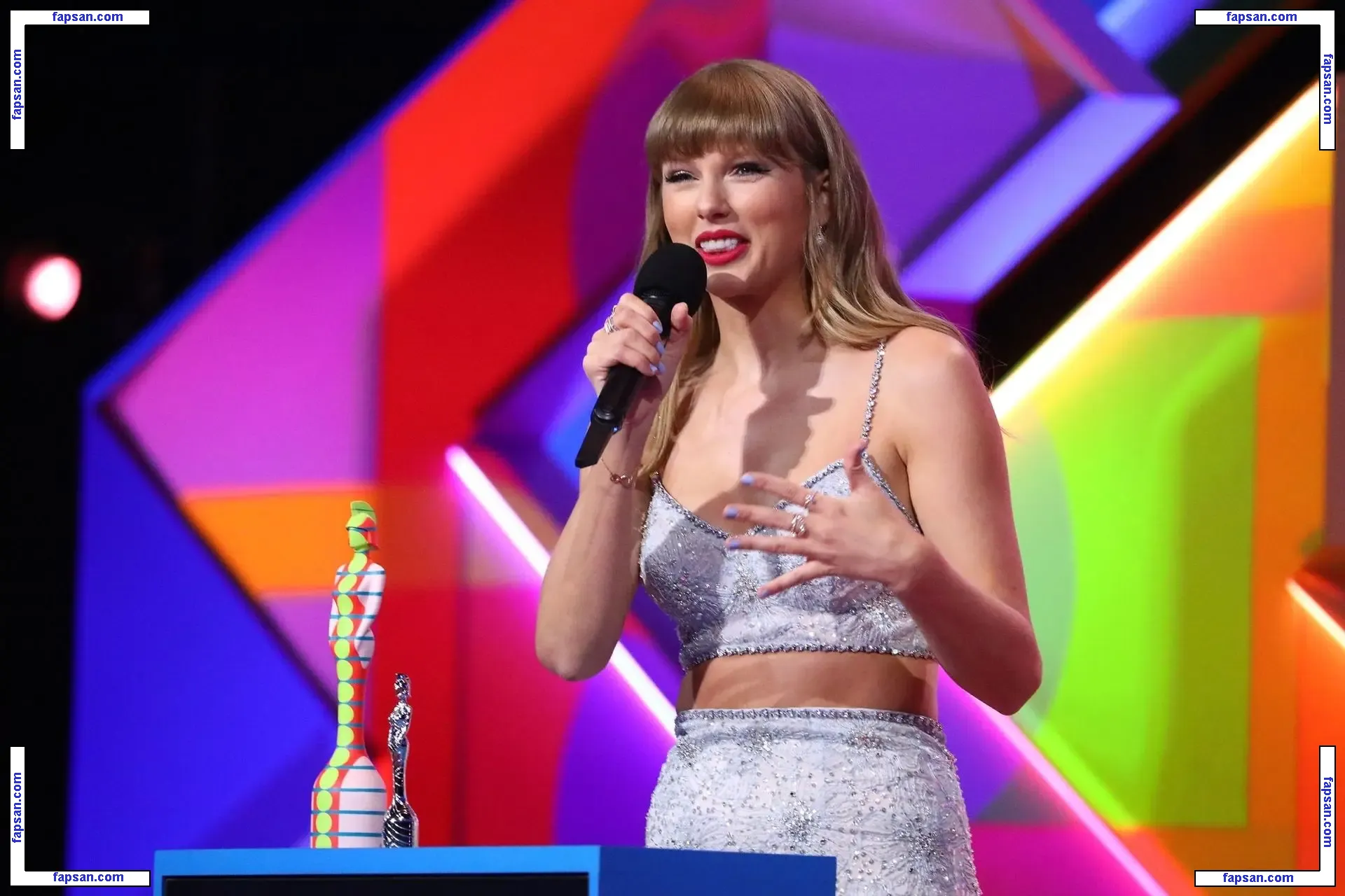 Taylor Swift голая фото #1333 с Онлифанс