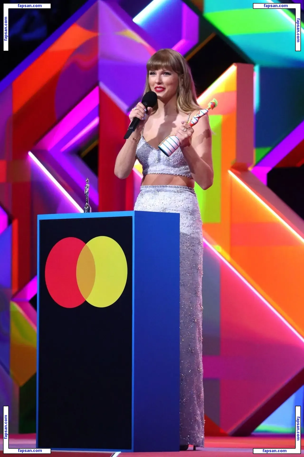 Taylor Swift голая фото #1336 с Онлифанс