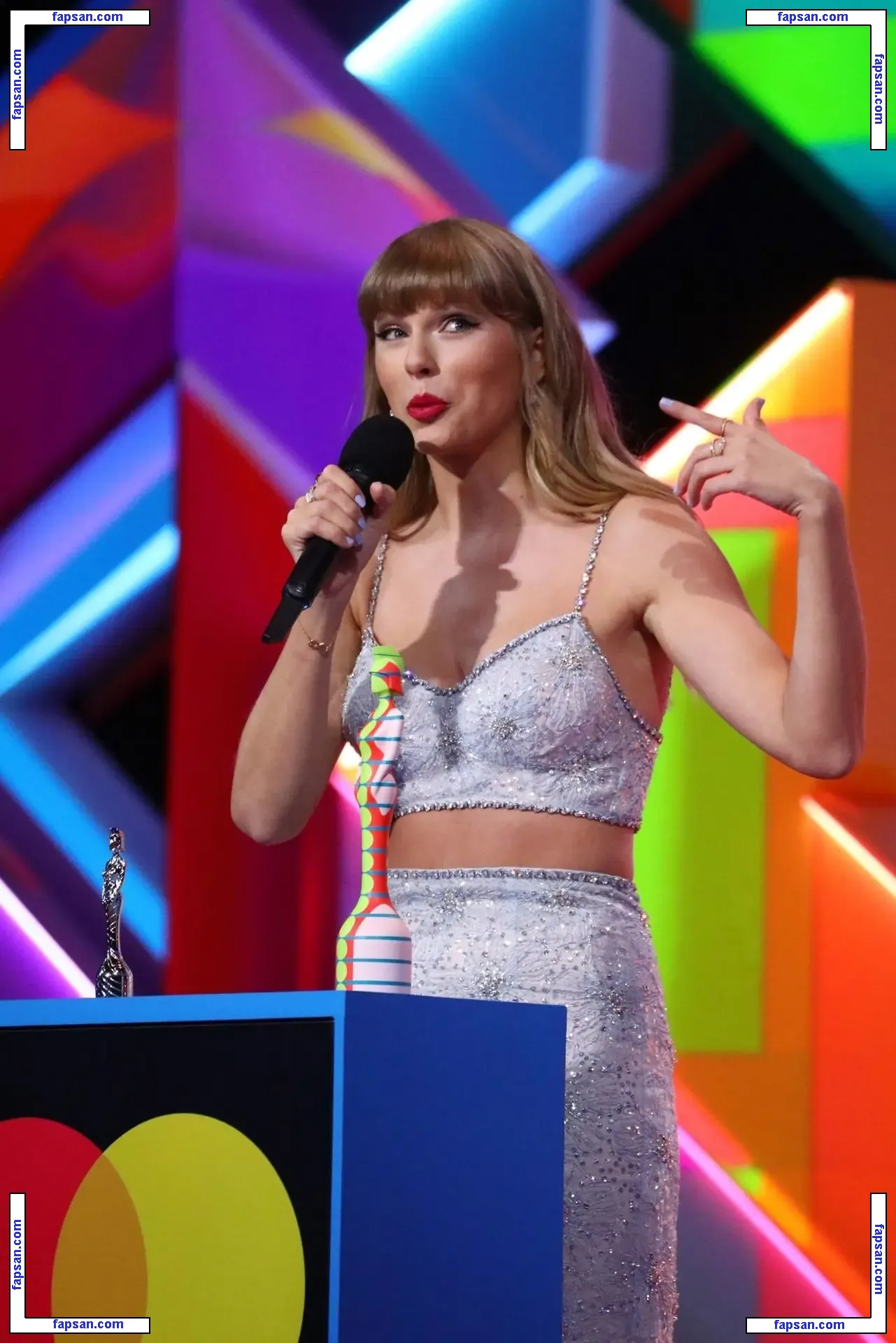 Taylor Swift голая фото #1346 с Онлифанс