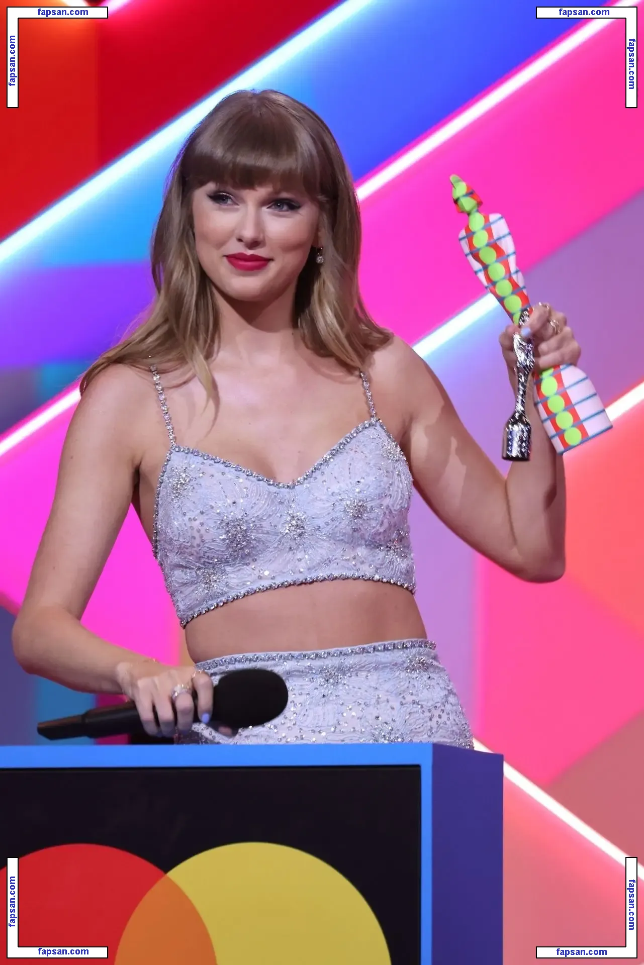Taylor Swift голая фото #1352 с Онлифанс