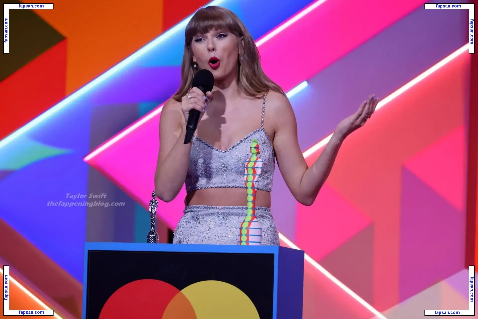 Taylor Swift голая фото #1371 с Онлифанс