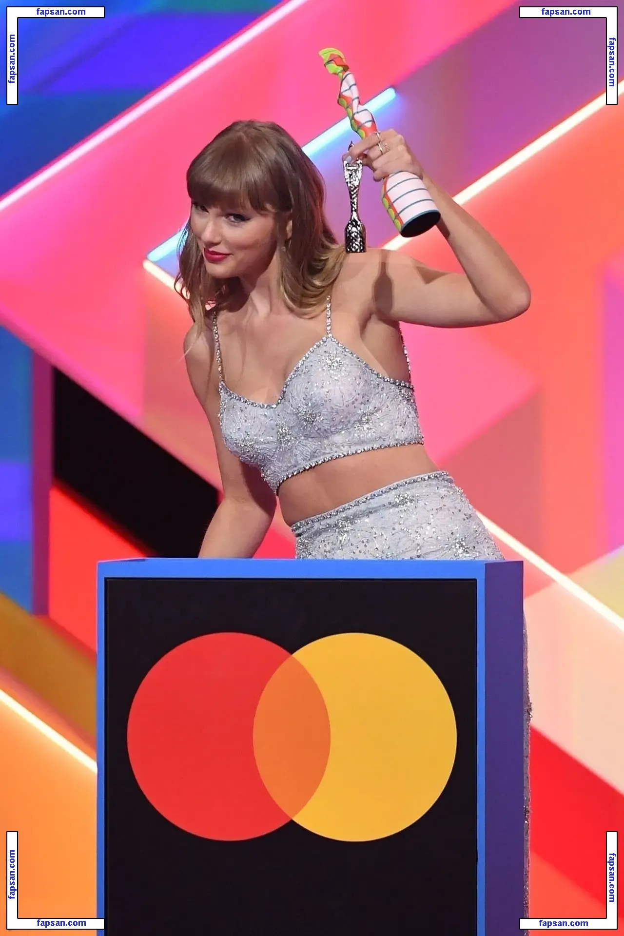 Taylor Swift голая фото #1390 с Онлифанс