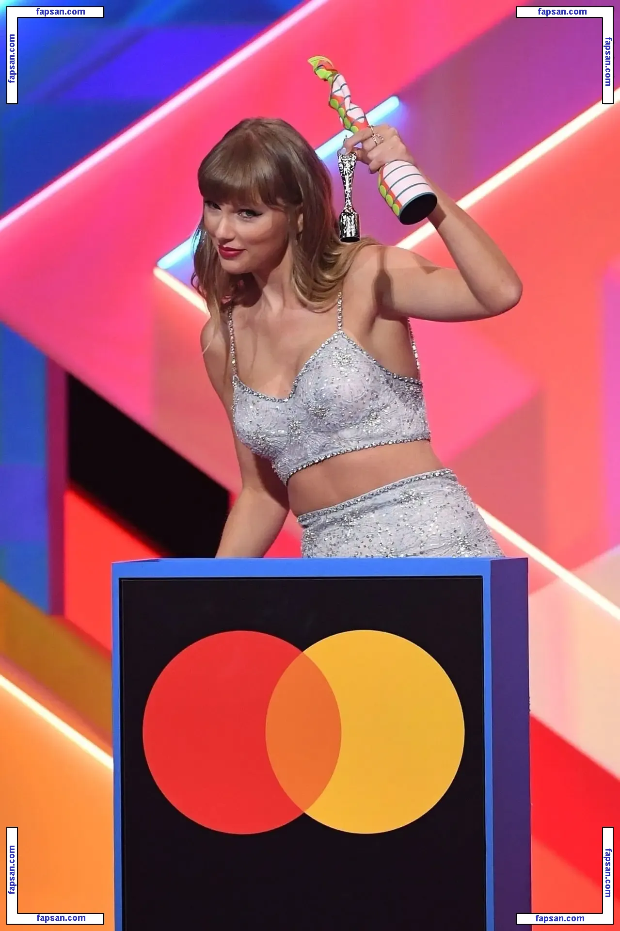 Taylor Swift голая фото #1392 с Онлифанс