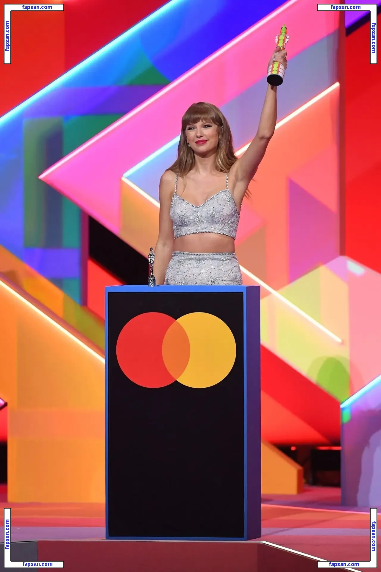 Taylor Swift голая фото #1413 с Онлифанс