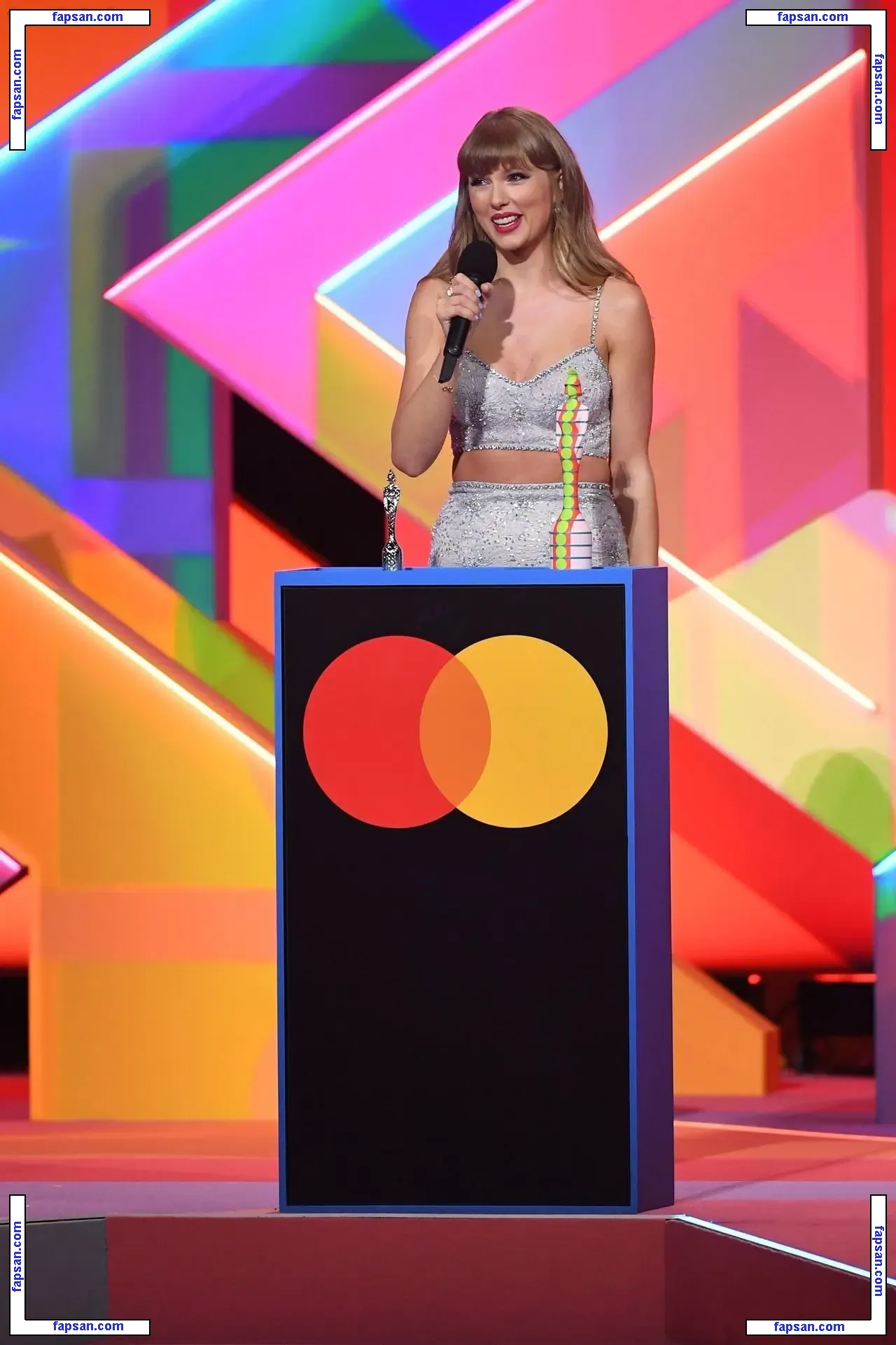 Taylor Swift голая фото #1414 с Онлифанс