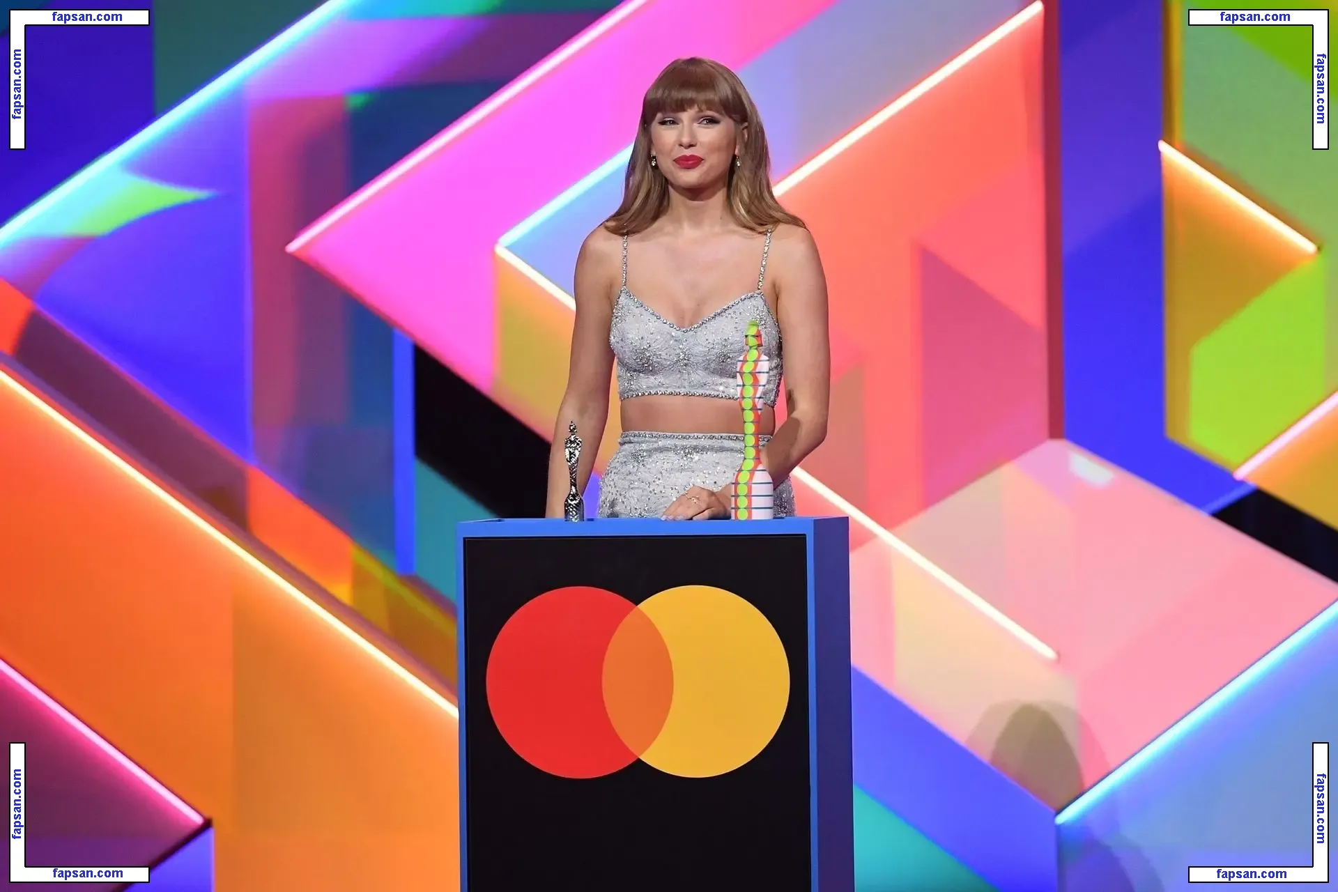 Taylor Swift голая фото #1417 с Онлифанс