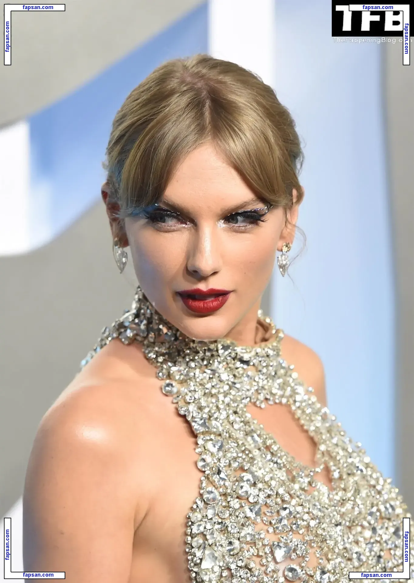 Taylor Swift nude photo #1800 from OnlyFans