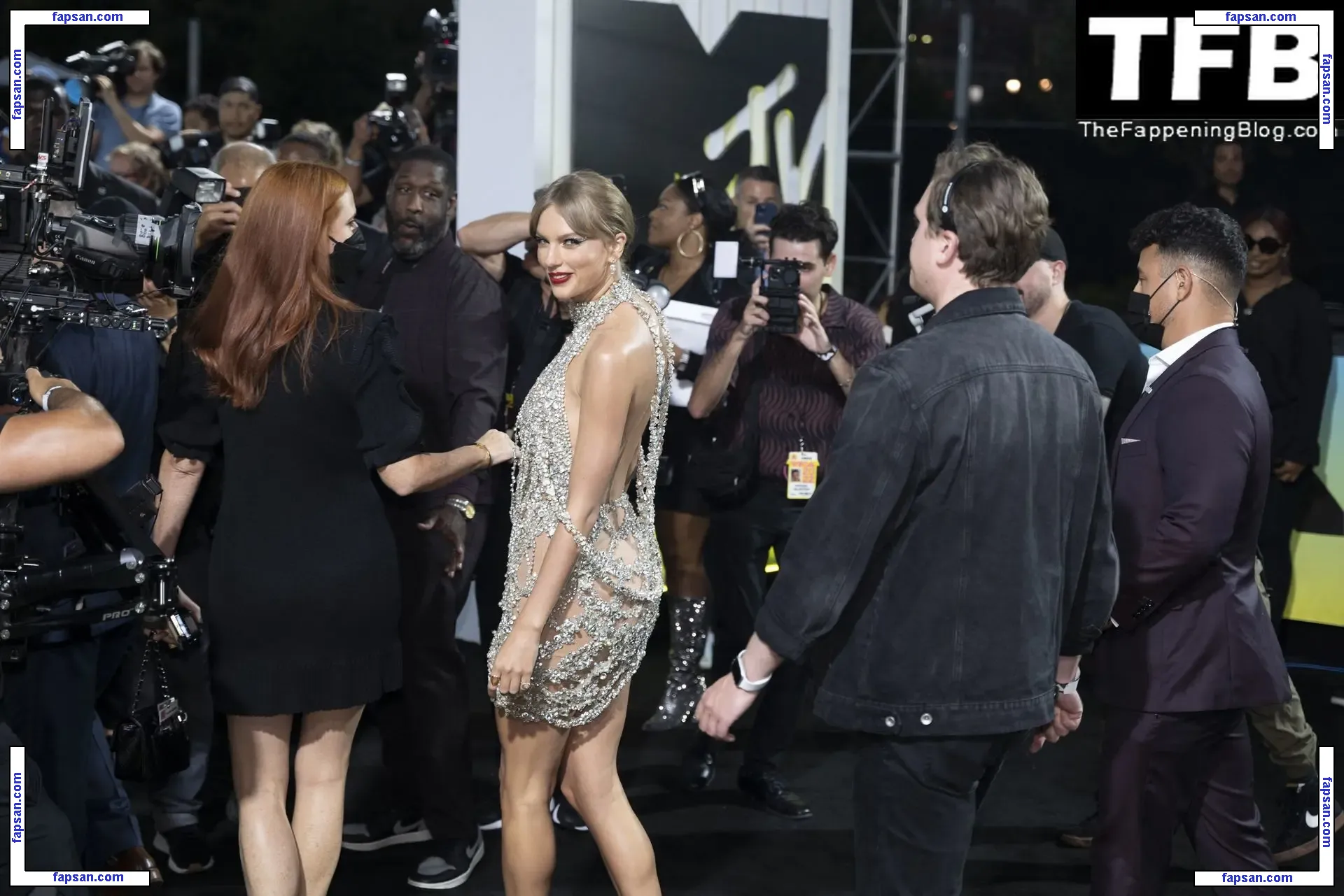 Taylor Swift nude photo #1826 from OnlyFans