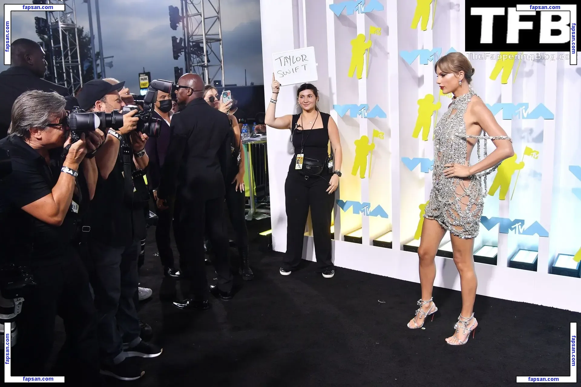 Taylor Swift голая фото #1939 с Онлифанс