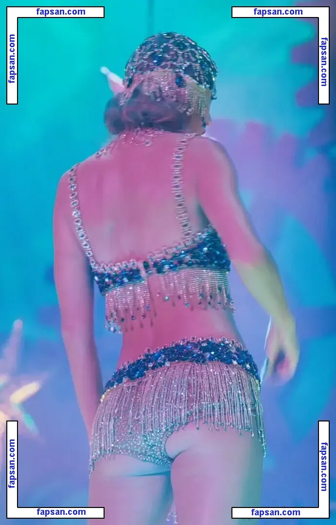 Taylor Swift nude photo #2185 from OnlyFans