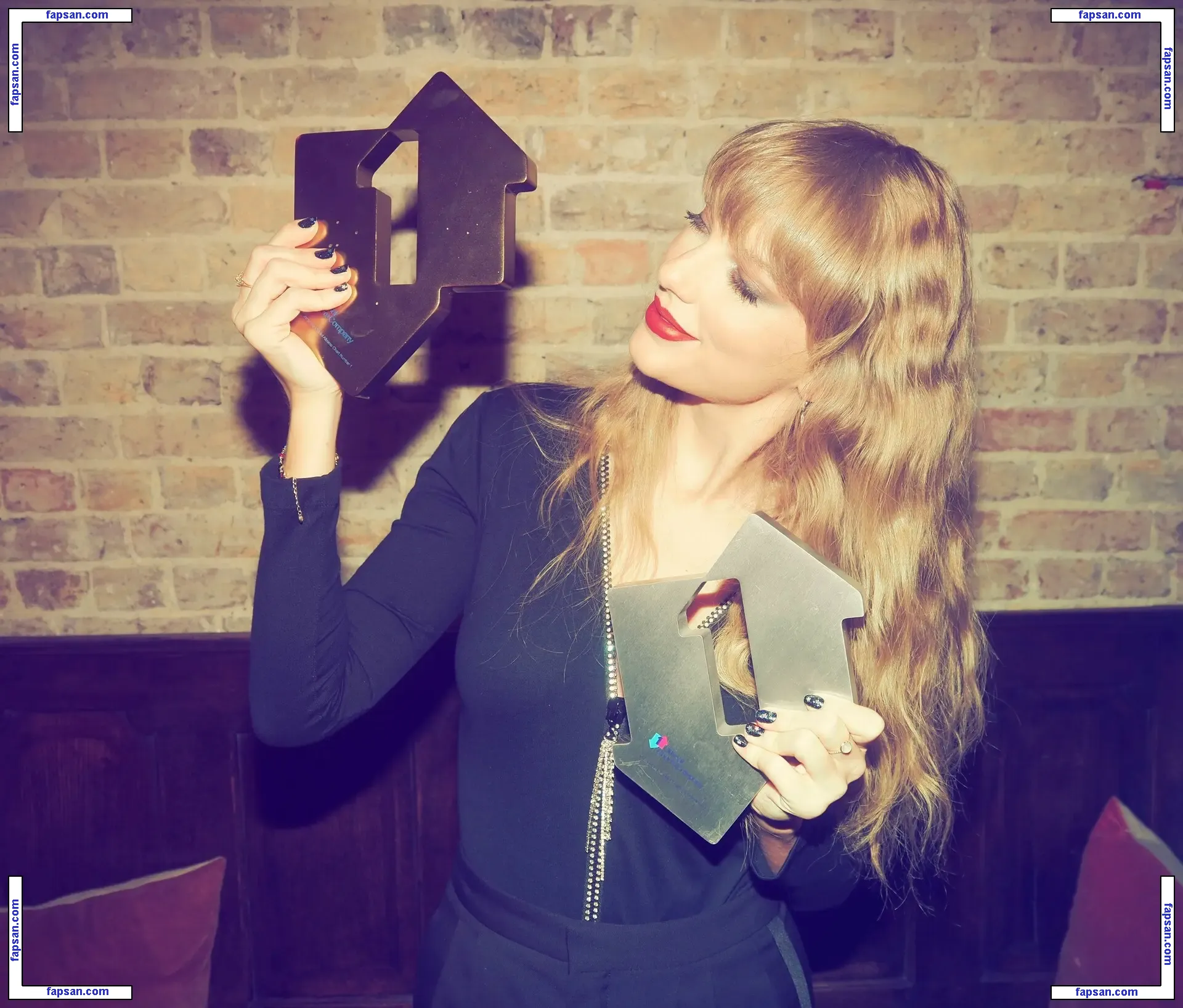 Taylor Swift nude photo #2251 from OnlyFans